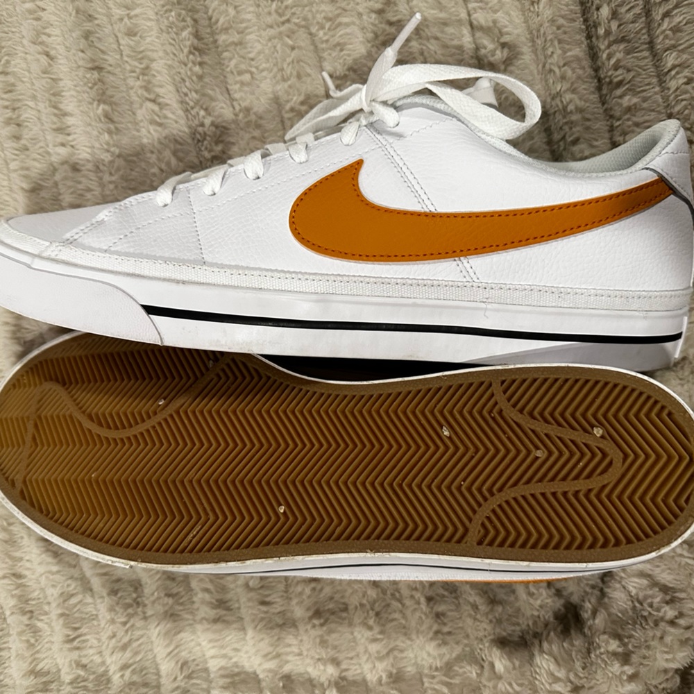 Nike Men’s all leather sneaker. Size 13. Worn once.